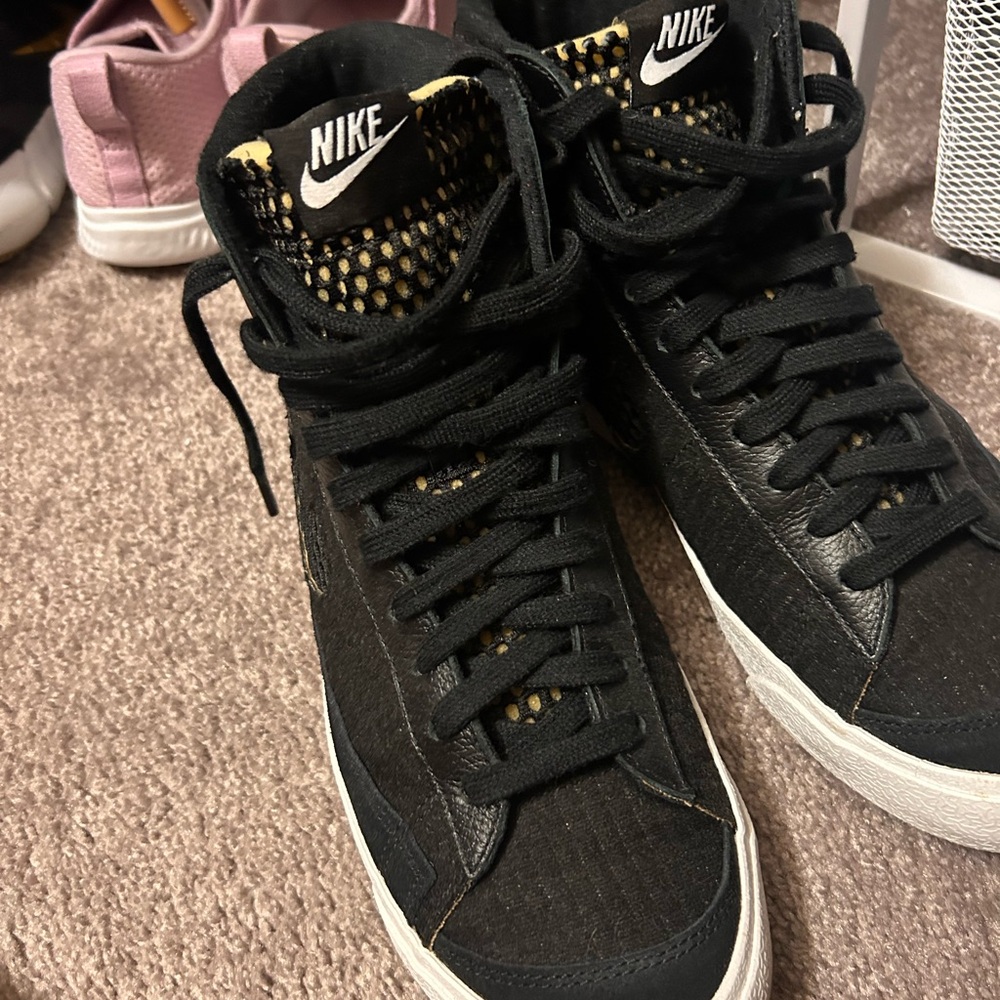 Nike blazer men’s size 9